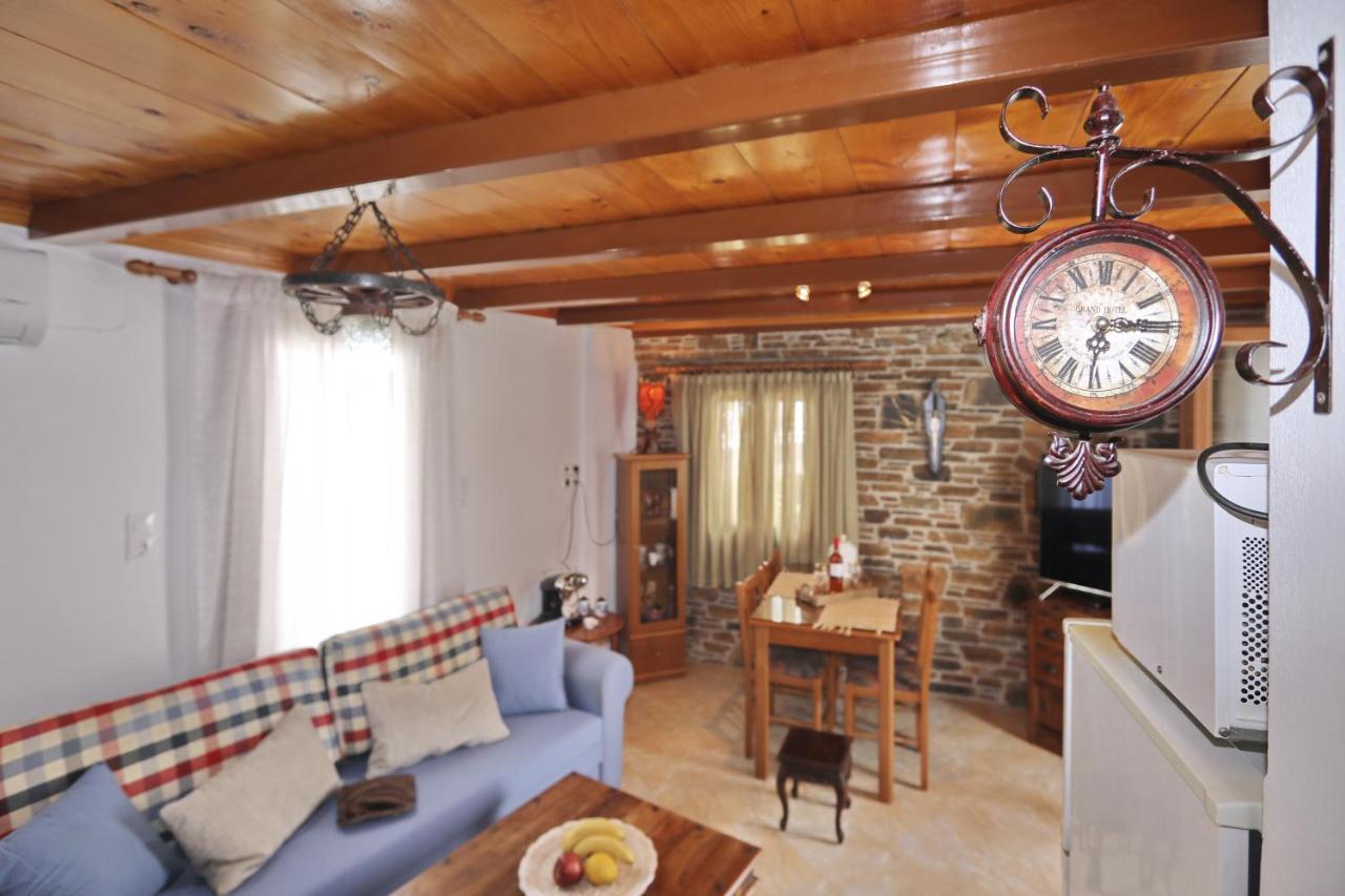 Traditional City Centre House Скопелос Экстерьер фото